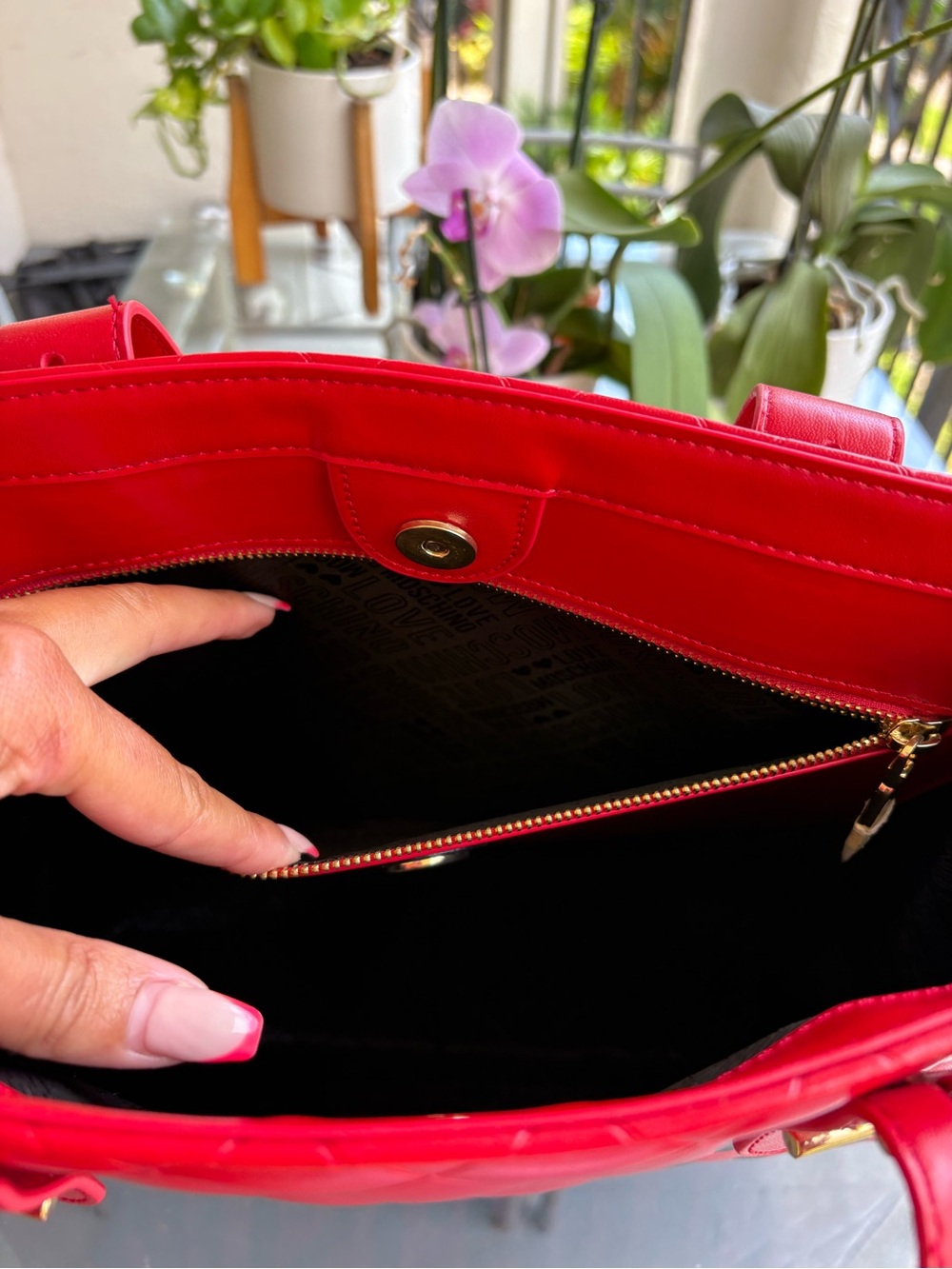 Love Moschino Red Quilted Tote with Black Logo - Picture 7 of 9